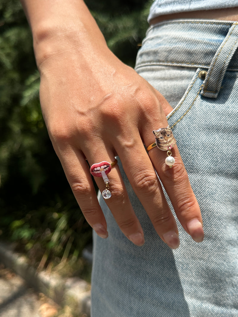 Smoking Lips Ring