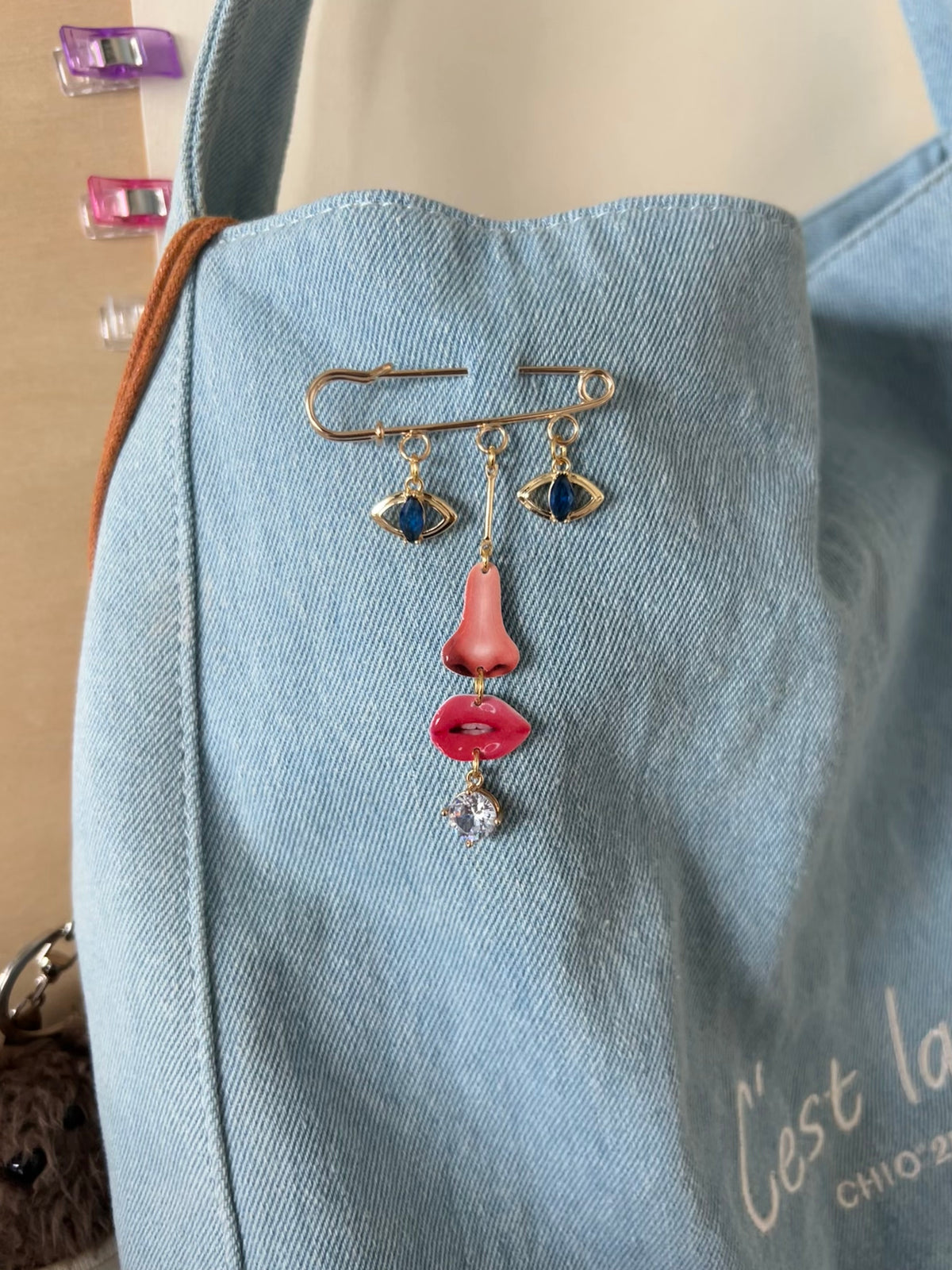 Facial Features Brooch